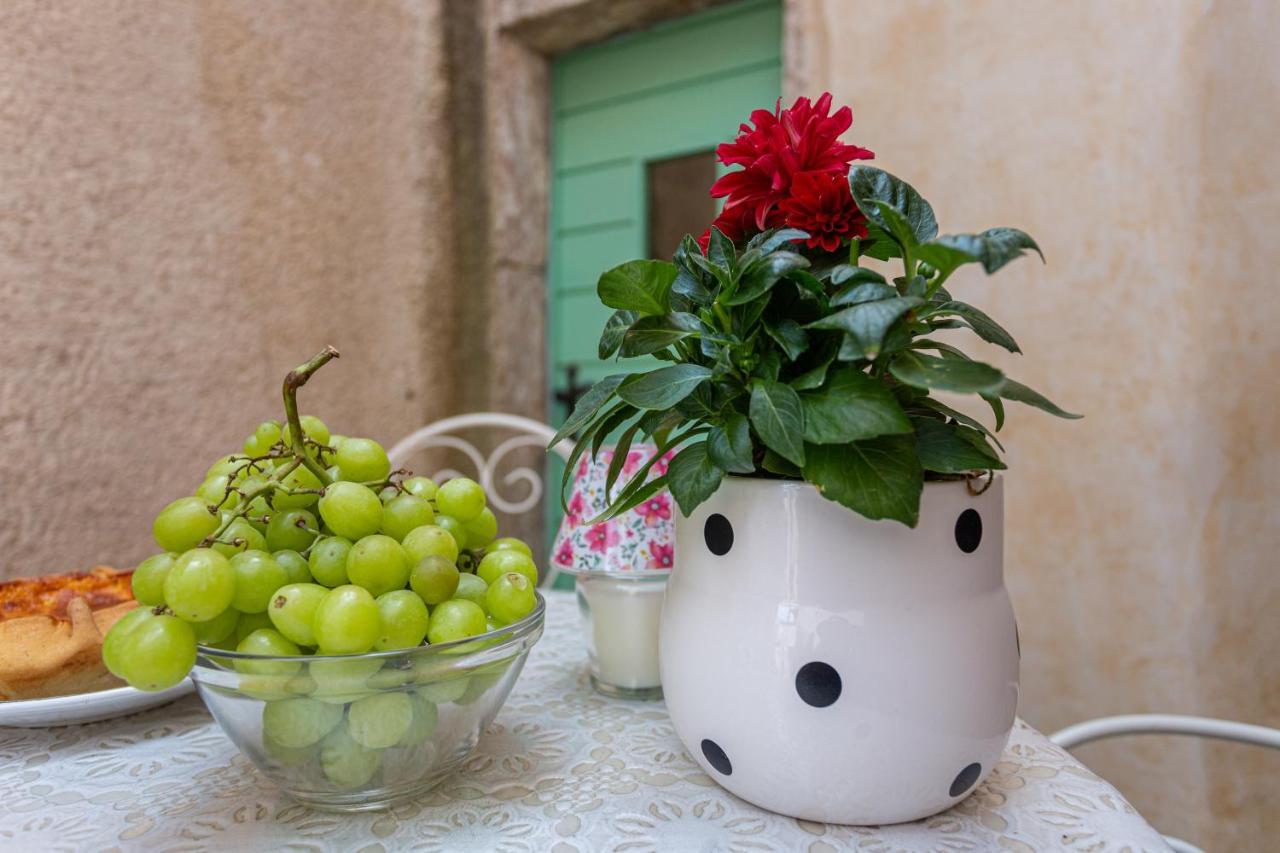 Parona Holiday Home Vrbnik Εξωτερικό φωτογραφία