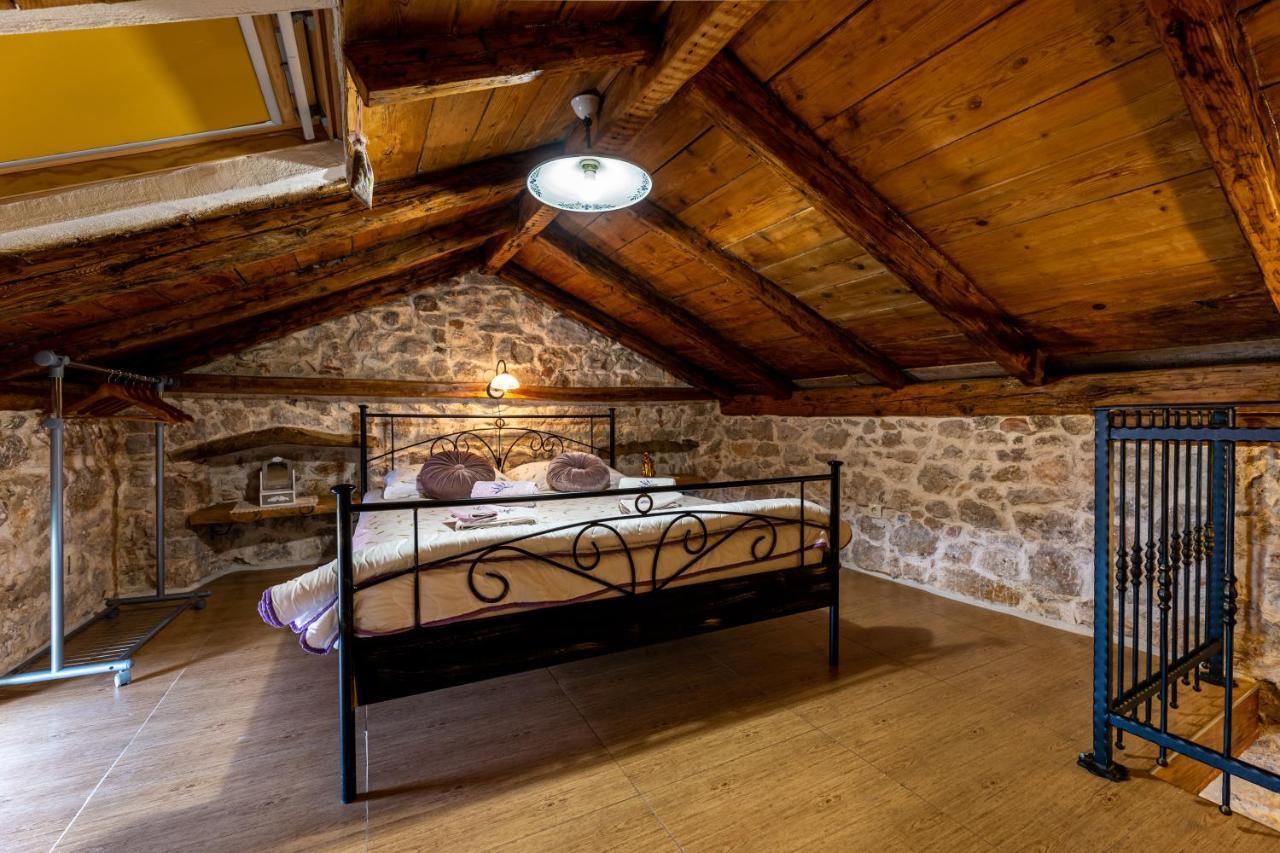Parona Holiday Home Vrbnik Εξωτερικό φωτογραφία