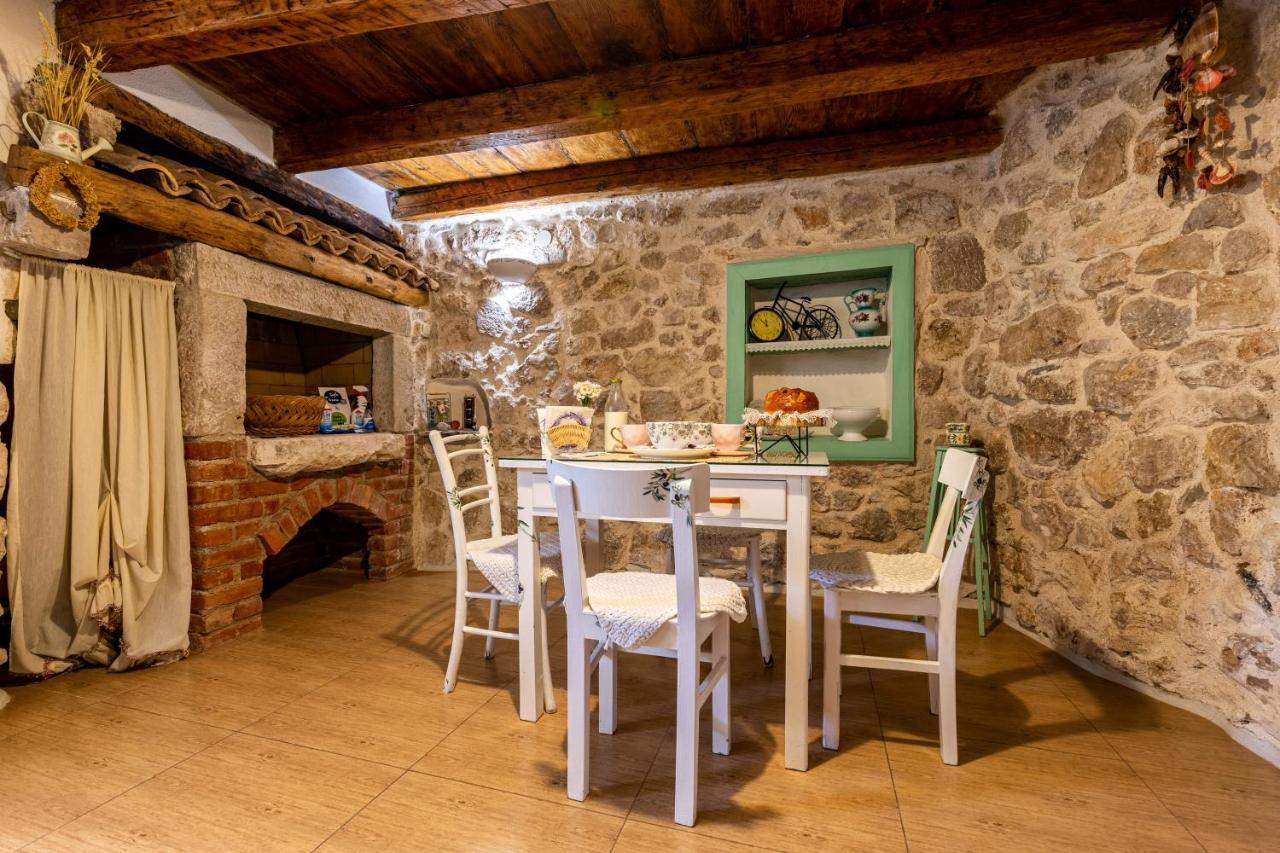 Parona Holiday Home Vrbnik Εξωτερικό φωτογραφία